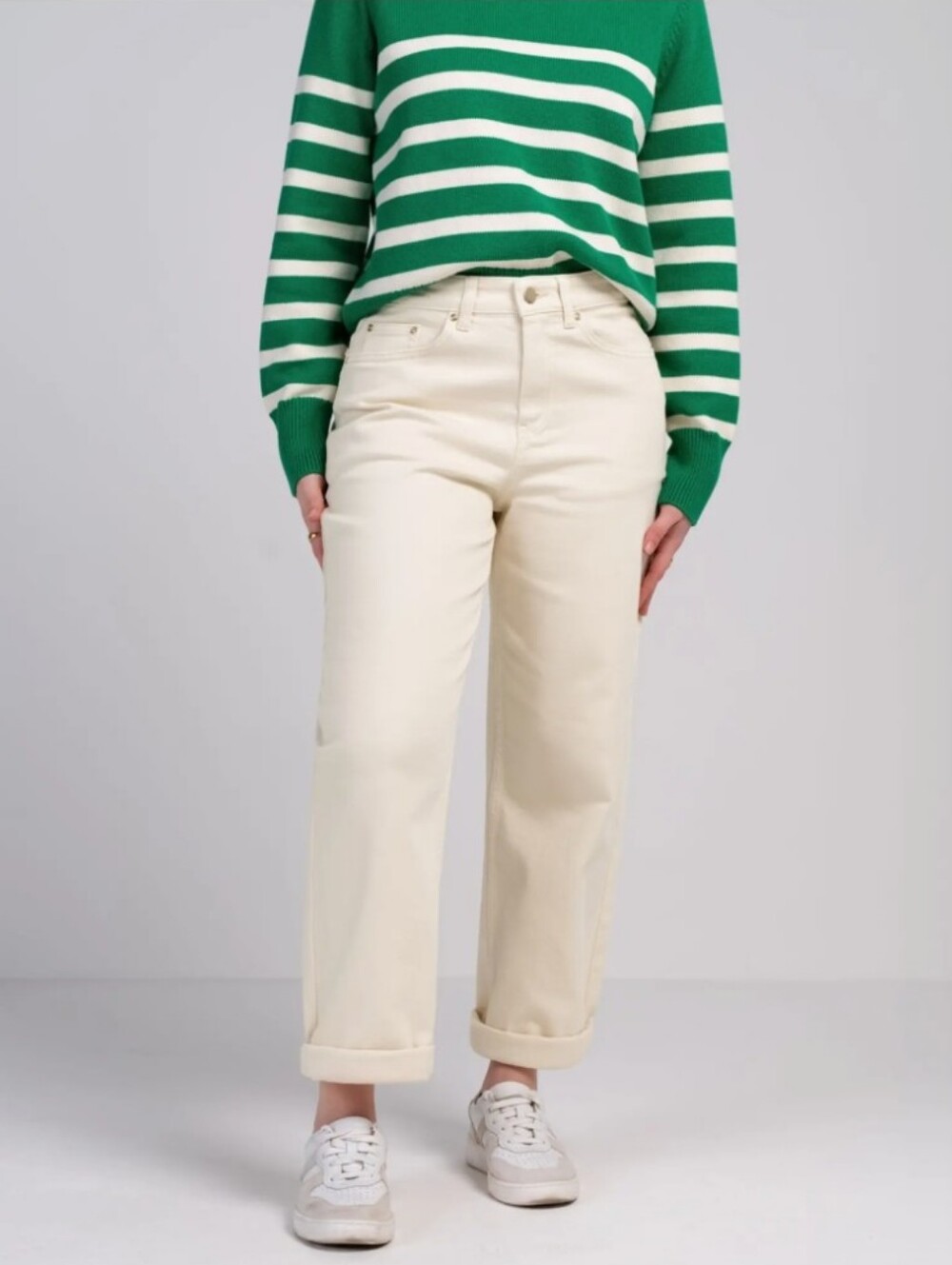 Kettlewell Darla Boyfriend Mid Rise Straight Ankle Crop Stretch Jeans Cream XL